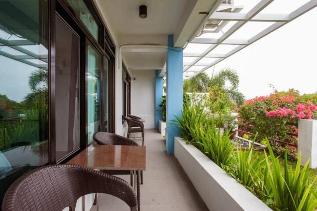 Casa Noah Hotel Tagaytay City Exterior foto